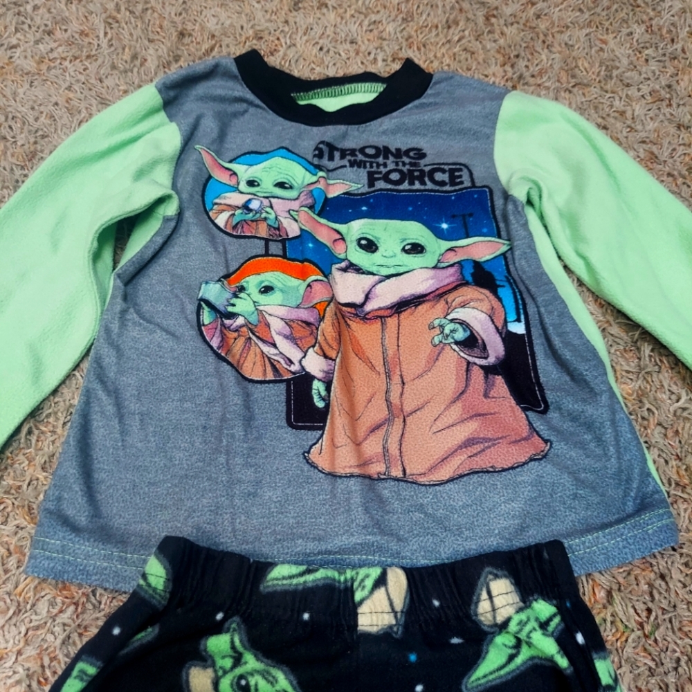 Boys Star Wars Mandolorian Grogu Pajama Set size 6